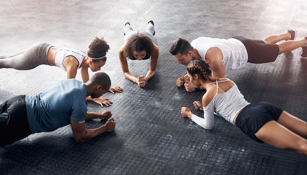 class-fitness-plank-group-gym-workout-core-exercise-training-together-indoors-diverse-people-friends-warm-up-ab-muscle-session-sport-health-gymnasium-floor